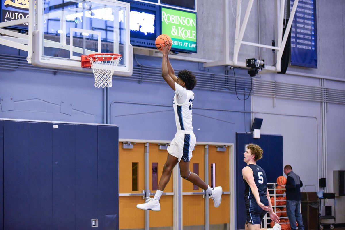 WWUAthletics's tweet photo. M🏀 | A few frames of @WWUHoops in action during Sunday's Blue-White preseason scrimmage. https://t.co/Pi0KsEpfrs