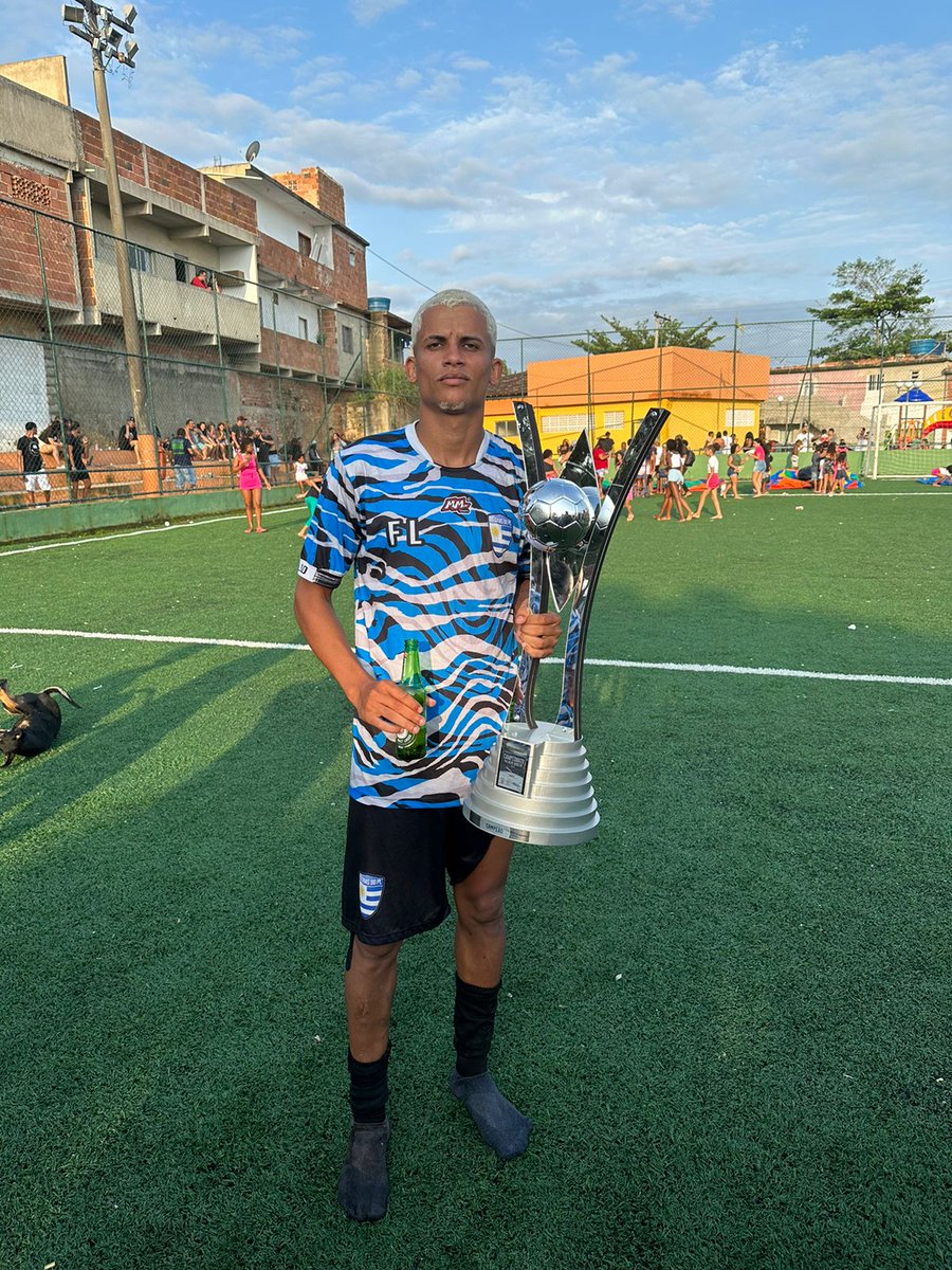 Martinswl10's tweet photo. Campeão 🤩👨‍🦳 https://t.co/7qftIaAXq4