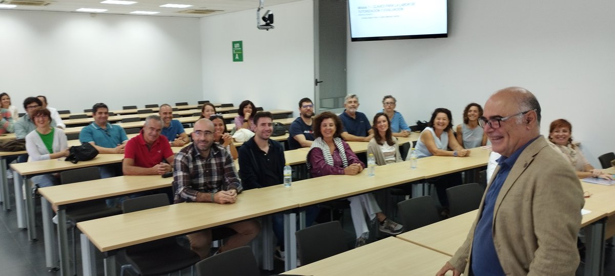 Hoy se inicia dos días presenciales e intensos de la Escuela de Formadores de la <a href="/UNIAuniversidad/">Universidad Intern. de Andalucía</a> 80 docentes de FP trabajan en las sedes de Rábida y Baeza, para abordar temas como formación dual, metodologías activas, tecnologías emergentes, innovación educativa e inclusión.