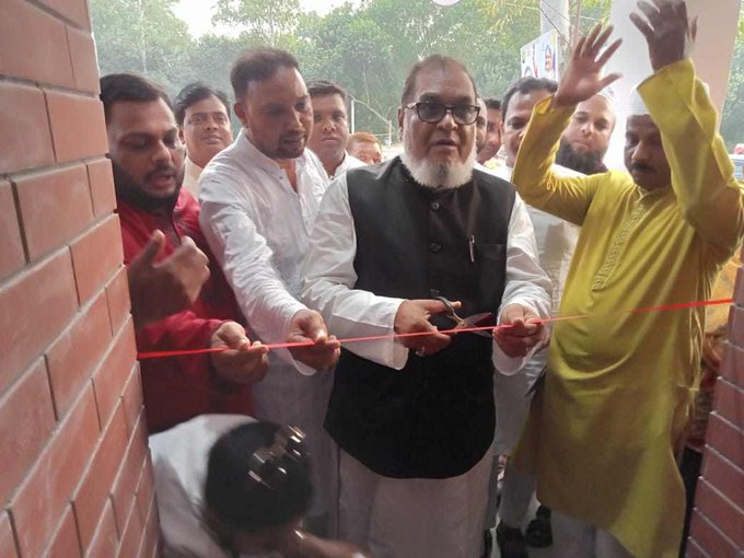 কালিয়াকৈরে সরকারী প্রাথমিক বিদ্যালয়ের নতুন ভবন ও কমিউনিটি ক্লিনিকের উদ্বোধন