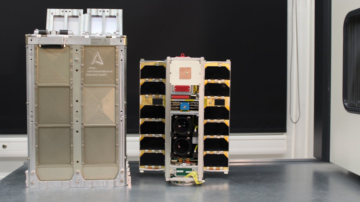 jarimakinen's tweet photo. Very sad news about #ESTCube2 : it seems it wasn't released from its deployer after the launch of Vega #VV23 last week. No wonder Estonian friends haven't received a message if the satellite was destroyed with the AVUM upper stage...
(Photo: @ESTCube) 1/3 https://t.co/3jSvJ2AxhS