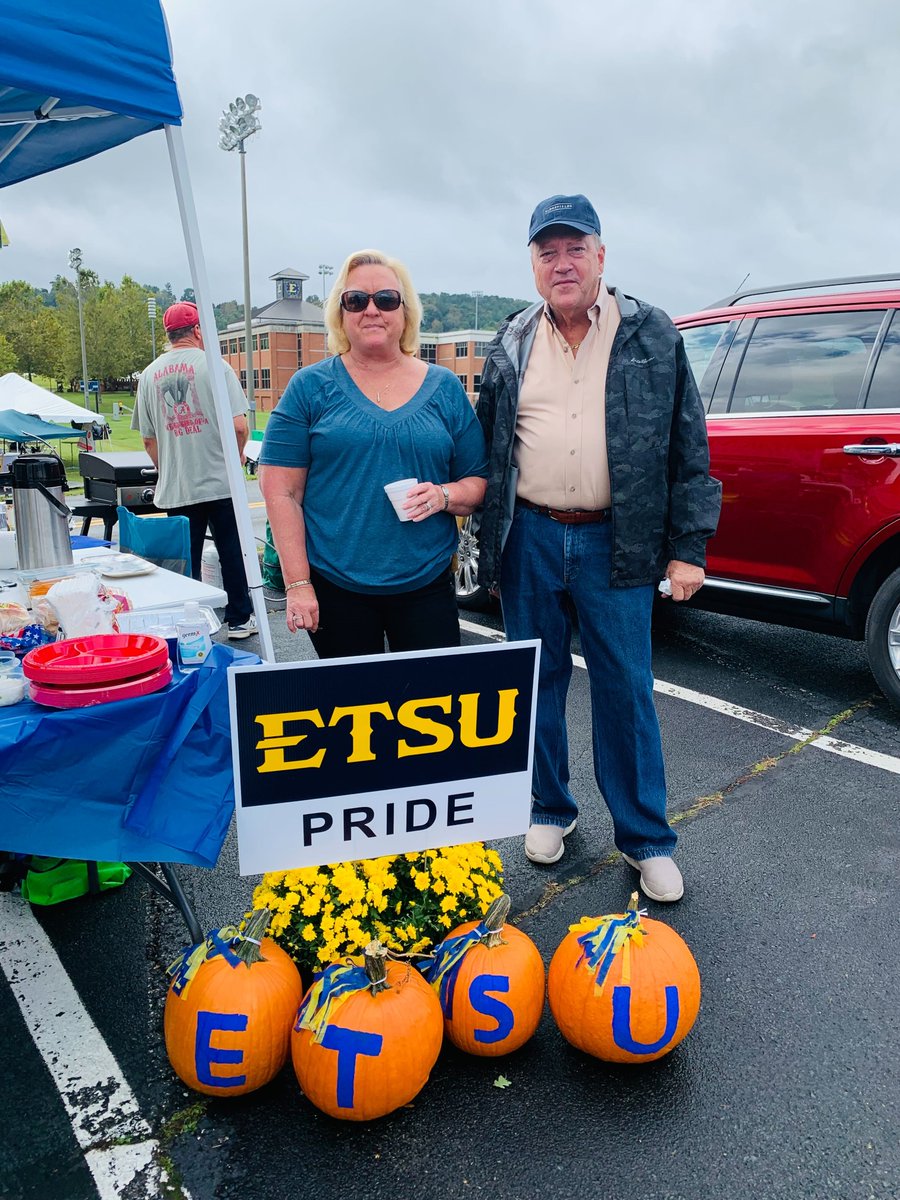 MarmoFinancial's tweet photo. We had a fanatic time this Saturday at the Marmo ETSU Tailgate! Thank you to all the clients that made time to come by and enjoy some of Greg's delicious BBQ Pork and Burgers and show their ETSU spirit!! @ETSUAthletics @ETSUFootball 
#marmofinancialgroup #tailgateparty #etsu🏈 https://t.co/G63Rxac0UA