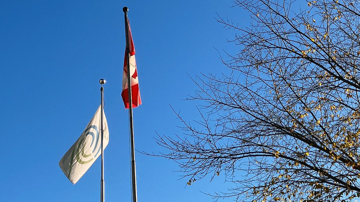 Gift of Life flag is flying today. Honouring the courage, compassion & generosity of a donor & recognizing the decision to say yes to organ donation. #thankyou