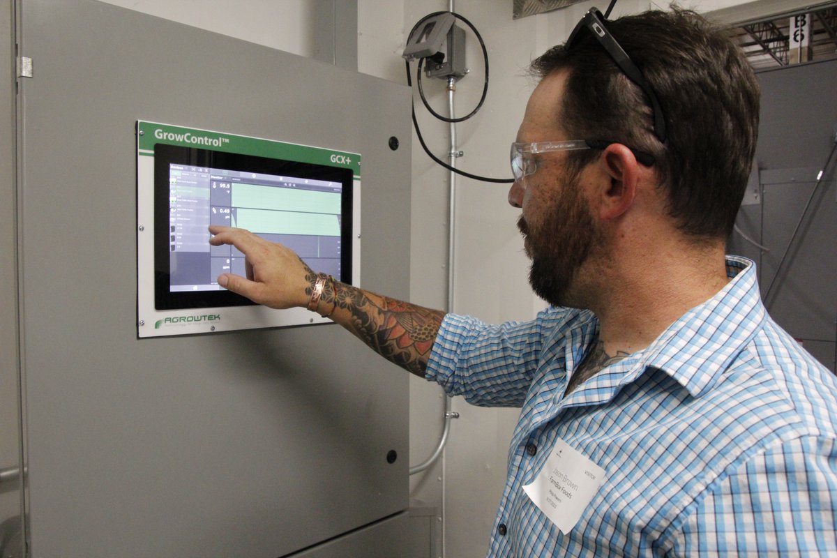FarmBox_Foods's tweet photo. Shoutout to @Agrowtek for supplying the hardware and software that enable our customers to keep their container farms at a consistent, plant-friendly climate.
#Agrowtek #GCX #FarmBoxFoods #farminabox #tech #innovation #agtech https://t.co/FyqRnv6rWg