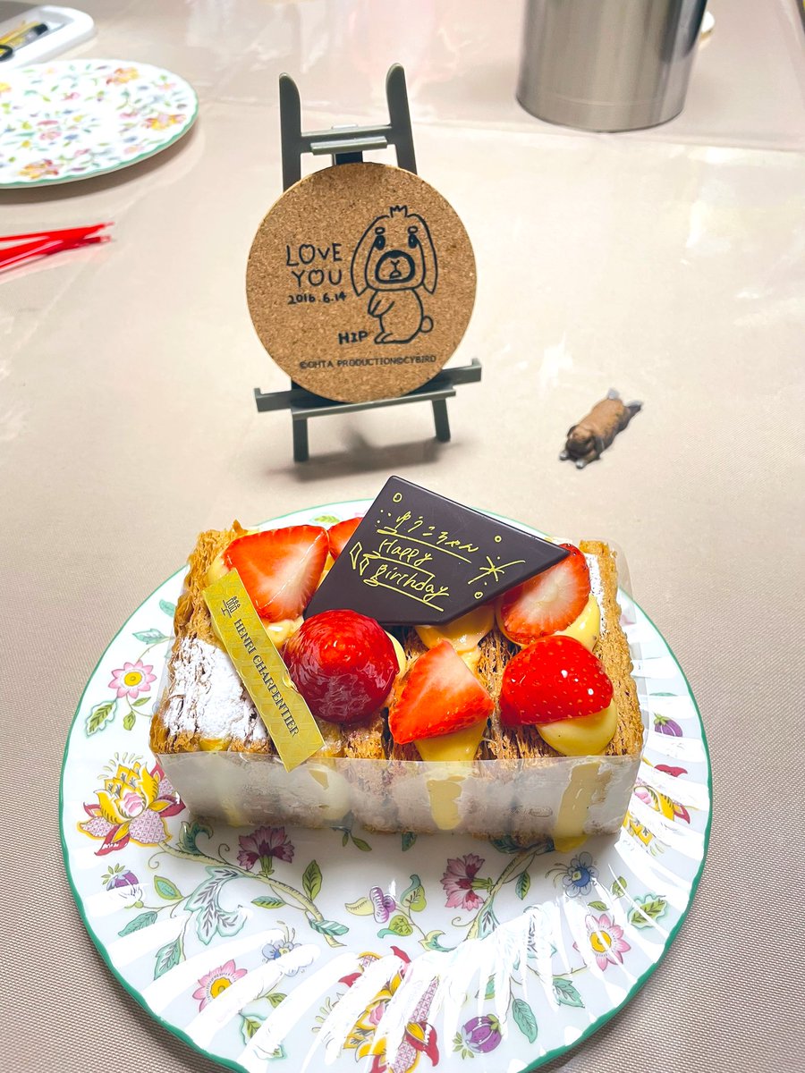 minihip1017's tweet photo. 優子ちゃんお誕生日おめでとう🎂🥳💚
#大島優子 #yukoroom #HBD35thYUKO https://t.co/CyLNHOJqFp