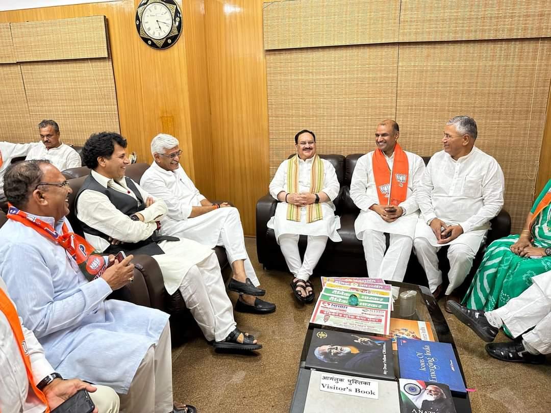 Anilpurohitbjp's tweet photo. आदरणीय @JPNadda जी @cpjoshiBJP जी @KailashBaytu जी @ppchaudharybjp @VasudevDevnani साँचोर विधानसभा क्षेत्र से देवजी पटेल को प्रत्यासी बनाने से सभी कार्यकर्ता नाराज है सभी की मांग है #साँचोर_भाजपा_प्रत्याशी_बदले ताकि पार्टी उम्मीदवार विजय हो नही तो पार्टी बुरी तरह हारेगी https://t.co/Pqz0OQdOdQ