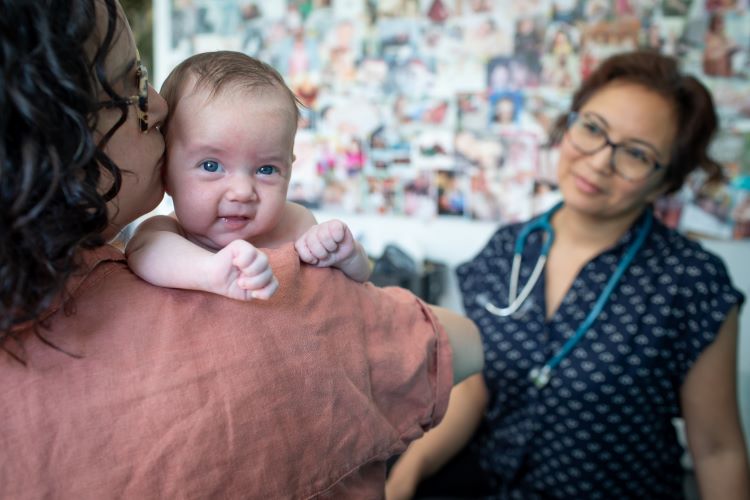 ontariomidwives's tweet photo. Midwives bring value to Ontario's health system in many ways -and also to clients and their families. Learn what clients across the province value most about midwifery care: https://t.co/3jvn5XmCZC https://t.co/zGtQ8708LF