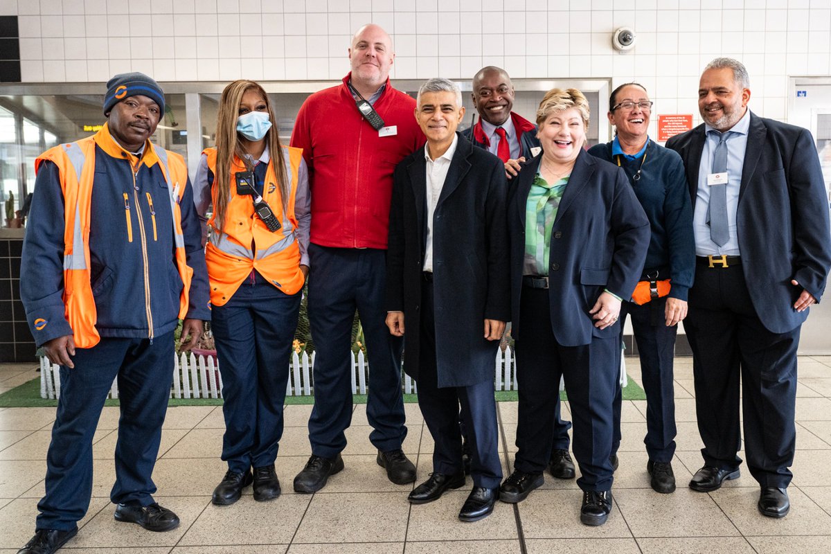 This World #RestartAHeart Day, I’ve joined <a href="/TfL/">TfL</a> and <a href="/Ldn_Ambulance/">London Ambulance Service</a> Service to announce the roll-out of defibrillators across the London Underground, London Overground, all dial-a-rides and TfL-owned piers. I’m proud that this crucial work will save lives ❤️