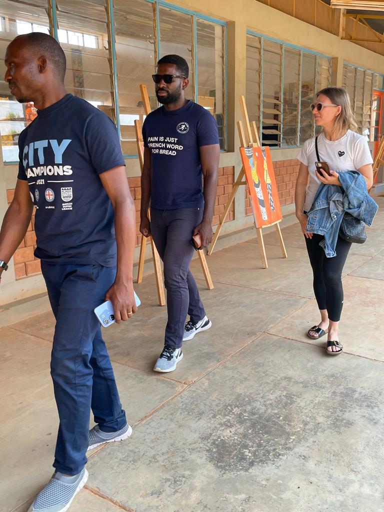 MalaikaDRC's tweet photo. After many emails and phone calls it was wonderful to welcome sport event organisers Rolly and Nancy in person as they visited our school and Community Center 🙌 Make sure to join their upcoming Semi De Lushi running event in November 🏁 @congomarathon https://t.co/jWWvgwii6Q