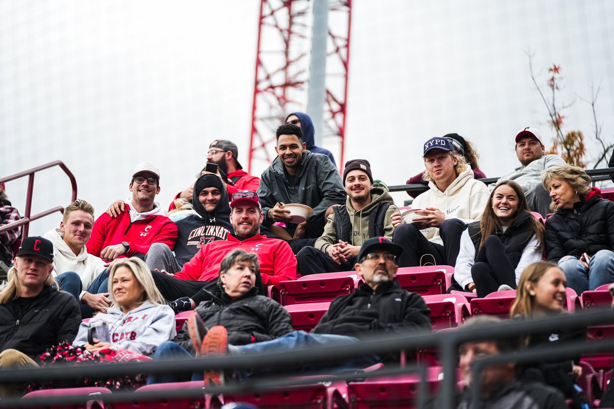GoBearcatsBASE's tweet photo. Once a Bearcat, always a Bearcat! 🐾

Thank you to all our baseball alumni that made it out for homecoming weekend!

#Bearcats https://t.co/9dnJo7jvl5