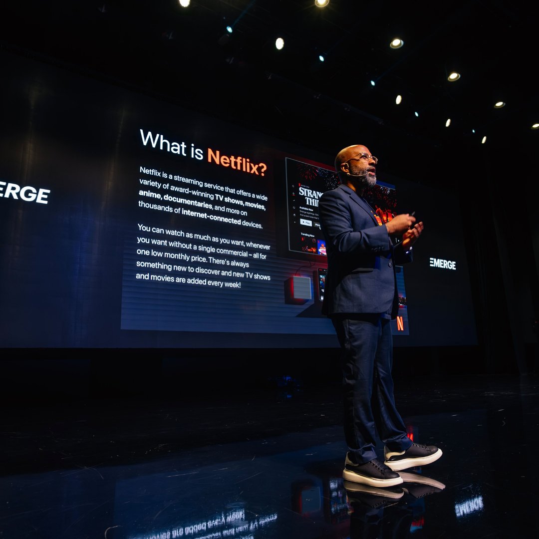 Thrilled to be a keynote speaker at Emerge Turkey, discussing Growth Design. International recognition is so special, and it was heartwarming to connect with a designer who's been following my work for years. Moments like that re-energize me. 🙌🏾#EmergeTurkey #GrowthDesign
