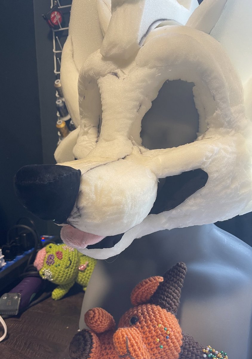 Had an alright time shaping the head but noooo it’s the nose that takes me five tries 😩

Also he’s finally got a proper edd head :D