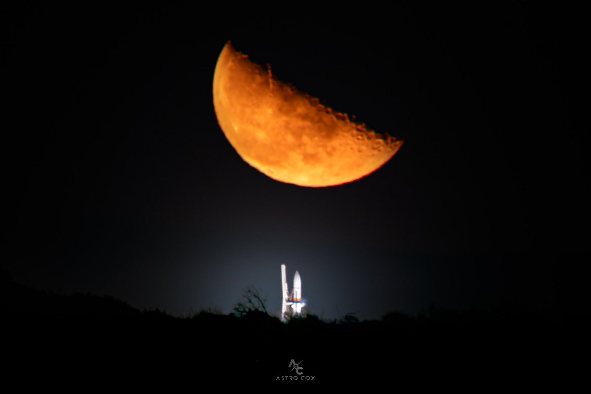 Astro Coy (@jordi_coy) on Twitter photo “La última noche”
El Arenosillo | Huelva
(Doble exp. en cámara, 600mm de focal)
A escasos 10 minutos del lanzamiento, la Luna aparecía sobre las montañas para presenciar su vuelo.
<a href="/RaulTorresPLD/">Raúl Torres🇪🇸</a> <a href="/PLD_Space/">PLD Space</a> <a href="/geologoenapuros/">Un geólogo en apuros 🏳️🌈</a> <a href="/FronteraSpacial/">Frontera Espacial</a> <a href="/conexionspacial/">Conexión Espacial</a> <a href="/AstroUSP/">Astronomia USP Brasil</a> <a href="/elonmusk/">Elon Musk</a> “La última noche”
El Arenosillo | Huelva
(Doble exp. en cámara, 600mm de focal)
A escasos 10 minutos del lanzamiento, la Luna aparecía sobre las montañas para presenciar su vuelo.
<a href="/RaulTorresPLD/">Raúl Torres🇪🇸</a> <a href="/PLD_Space/">PLD Space</a> <a href="/geologoenapuros/">Un geólogo en apuros 🏳️🌈</a> <a href="/FronteraSpacial/">Frontera Espacial</a> <a href="/conexionspacial/">Conexión Espacial</a> <a href="/AstroUSP/">Astronomia USP Brasil</a> <a href="/elonmusk/">Elon Musk</a>