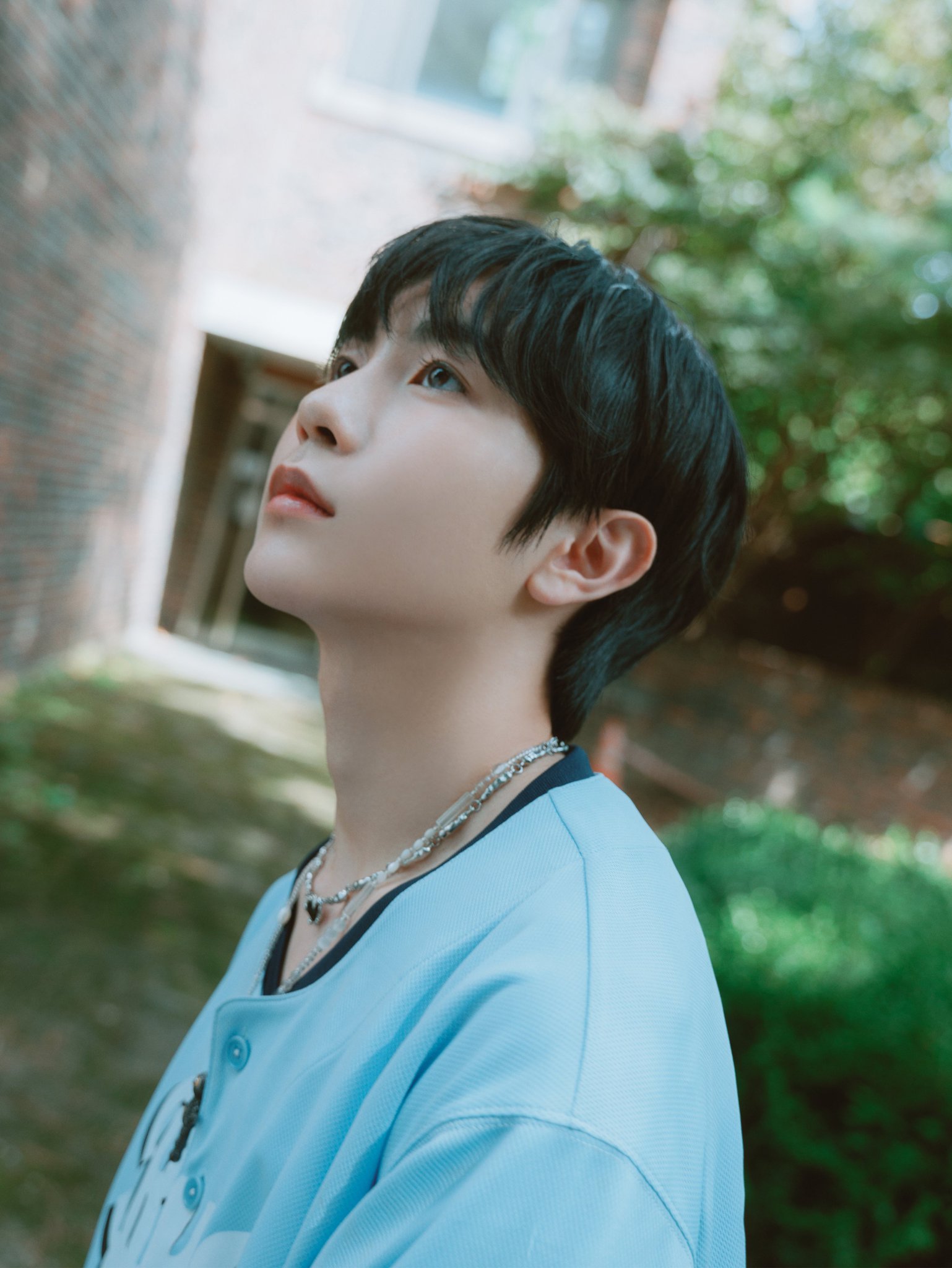 NCT WISH リョウ HANDS UP F8kdnw4agAABcnG.jpg:large