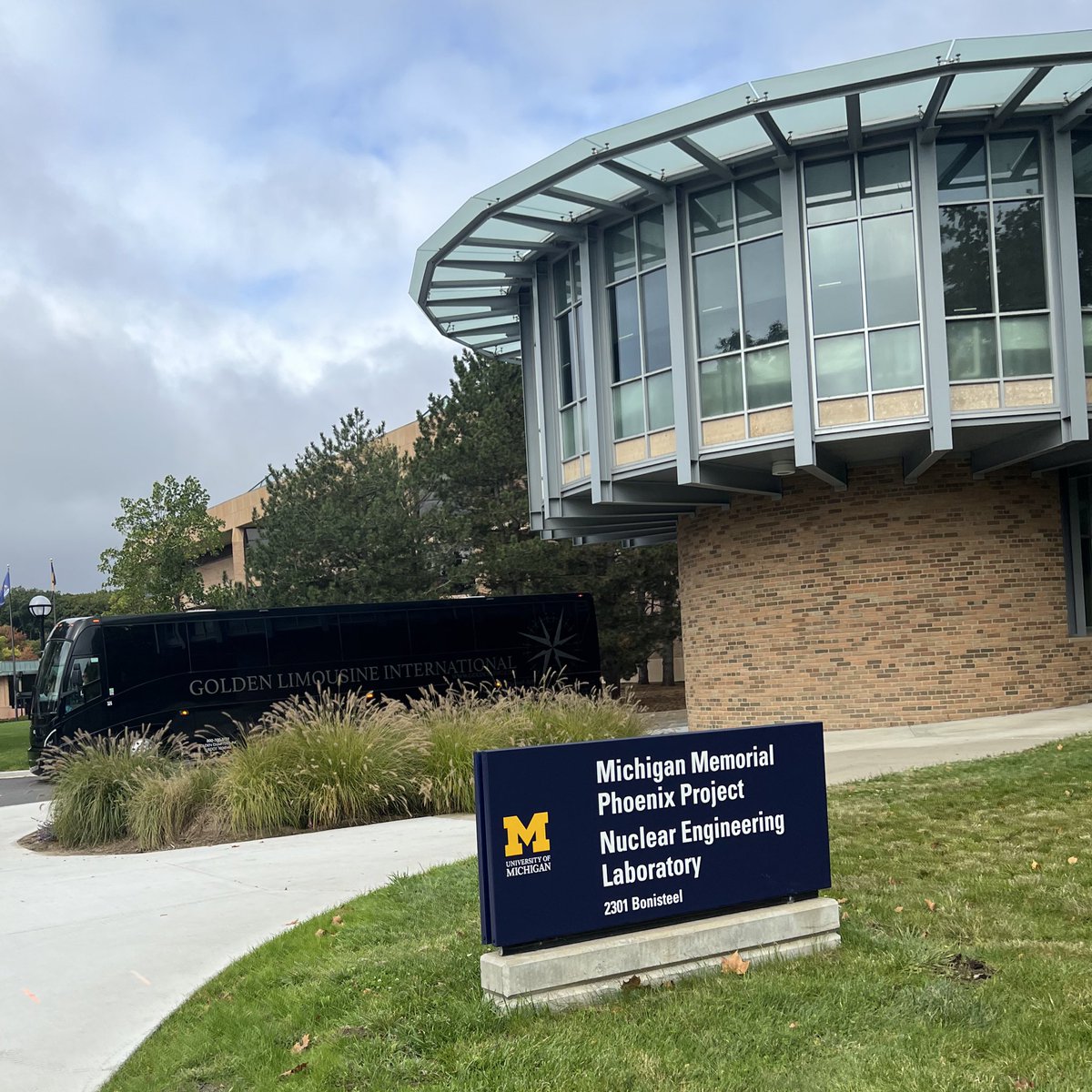 umichNERS's tweet photo. Heading to #FERMI2! #NuclearScienceWeek #CleanEnergy #GlowBlue https://t.co/wkf6rLmU5X