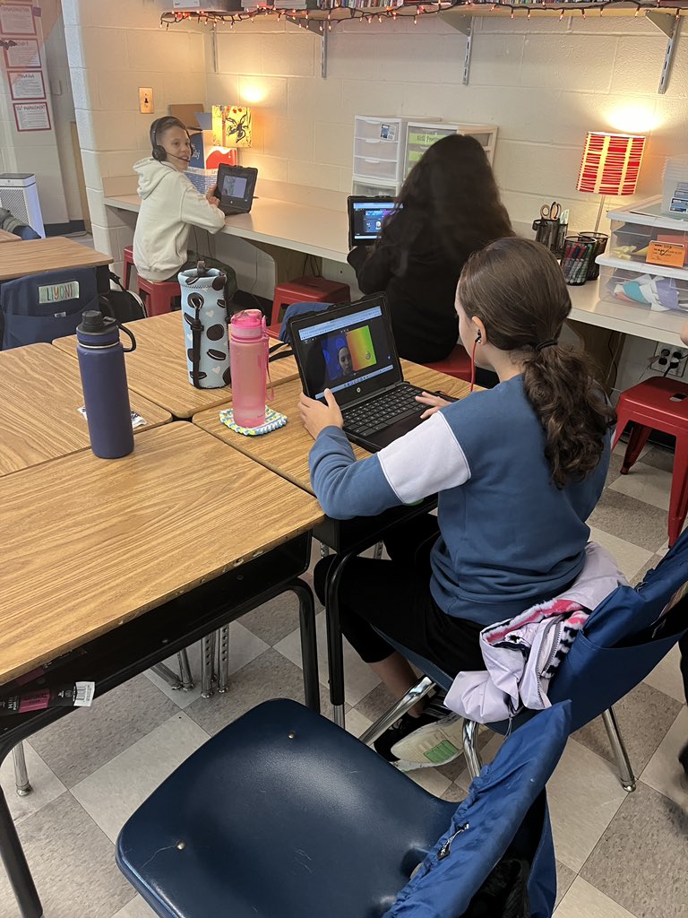 edtech_lynn's tweet photo. Working with @WTJPrincipal #Maks4thGrade using @MicrosoftFlip to share @EllisIslandNPS #ImmigrationProject‼️ Can’t wait for the final project @APatWTJ @WTJProgramAdmin @APSInstructTech @apsitnatasha @apsittommy https://t.co/gqNKUpuUqz