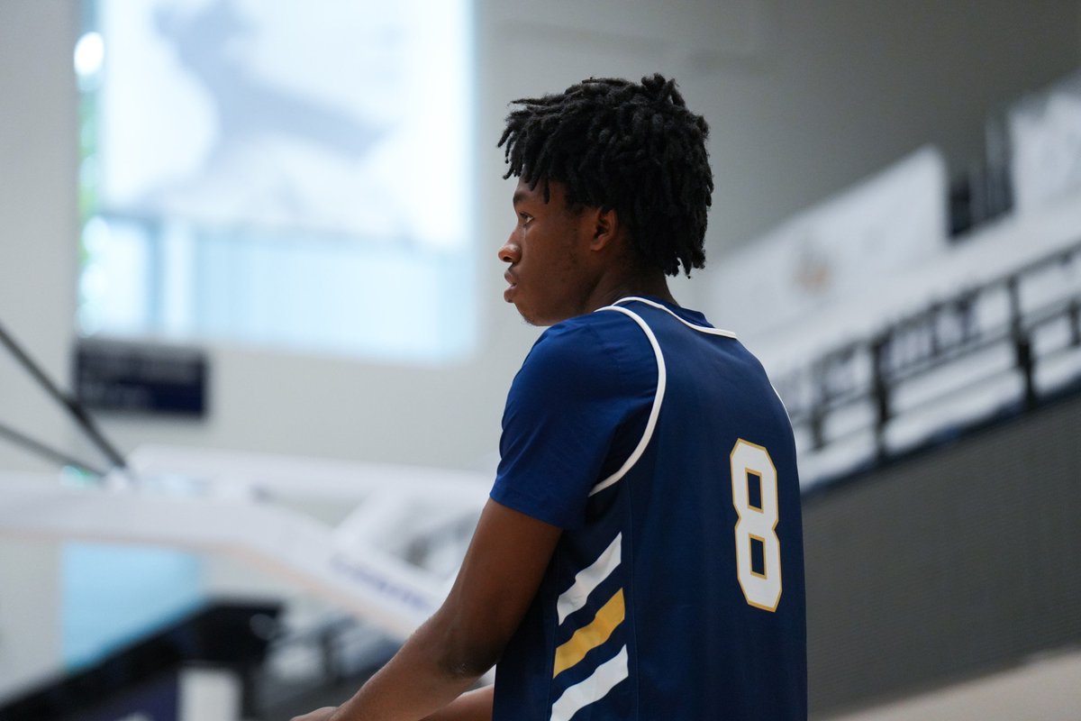 GW Men's Basketball tweet media