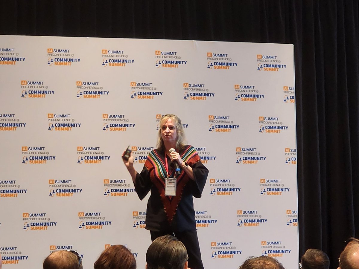 ccognetta tweet media