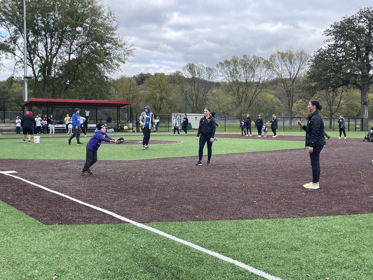 WSCWildcatSB's tweet image. Spent yesterday’s afternoon at the Miracle League of Sioux City! We’re so grateful to be apart of this event. Thank you so much for having us!
