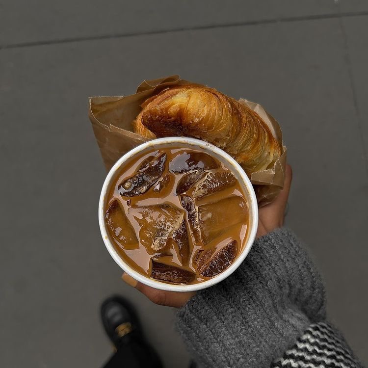 CARTIERANG3L's tweet photo. these streets will make you feel brand new https://t.co/rOq2oL9bY8