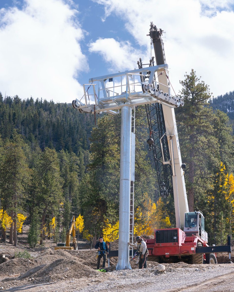 LeeCanyonLV's tweet photo. Standing proud! Skytrack and our crew have successfully installed all 6 lift towers for the new Ponderosa lift! Who's ready to enjoy a ride?

Winter will be here before you know it! Season pass prices go up on Nov 4th. Grab yours today!

💻 https://t.co/Kzm9YE1zLP https://t.co/N5jAGZdEl8