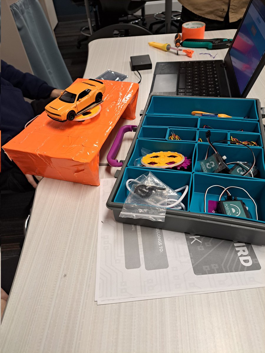 Day 3 of building and programming our hummingbird robots in Q&amp;Q.   <a href="/Leah440B/">Leah B.</a> <a href="/BethHollandNOHS/">Beth Holland</a>