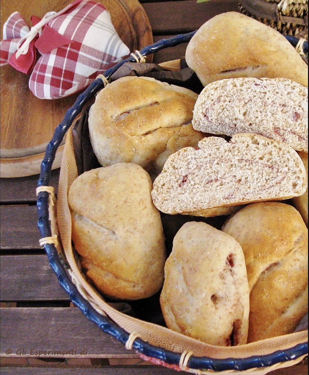 EsperimentidiMG's tweet image. Baking! Il #Pane di Casa MG.
#WorldBreadDay #giornatamondialedelpane
…ggrace-graceinthekitchen.blogspot.com/p/pane-pizza-f…