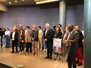 Cérémonie Républicaine, en présence de M. Le Préfet, Mme La Sous-Préfète, M. le Député et de nombreux élus, en hommage à Dominique Bernard et Samuel Paty.