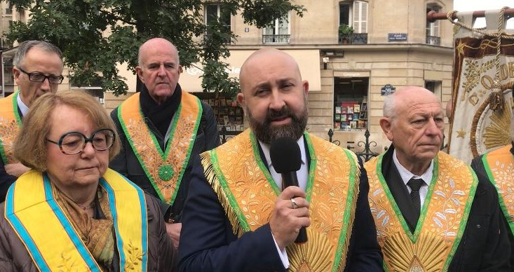 Dans son discours, Guillaume <a href="/Trichard/">Guillaume Trichard</a> a appelé au rassemblement des combattants laïques et des humanistes. « L’heure n’est plus aux larmes mais au combat d’idées. S’est engagé un combat civilisationnel, celui de la civilisation des Lumières contre celle de l’obscurantisme ».