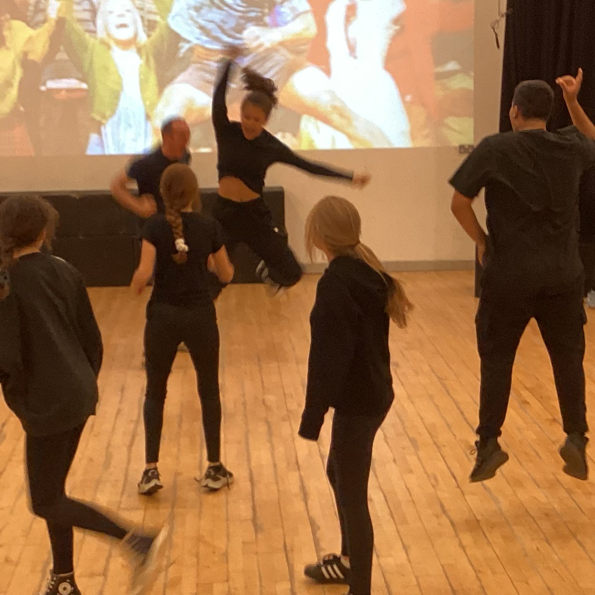 StNicks_Drama's tweet photo. #StNicksUpper School took part in a fantastic workshop delivered by @Stage_Ed on Blood Brothers by @WillyRussellUK. A wonderful opportunity for our pupils to work with such talented actors in preparation for their Year 11 mock exams. #StNicksOpportunity #StNicksInspiration https://t.co/TIxOCDUEqZ