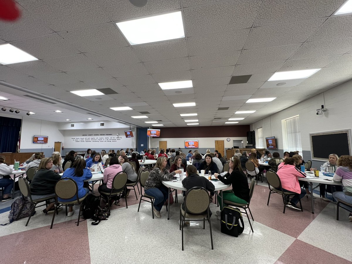 ‘Loving sharing the Science of Reading with TAs from Lincoln County! <a href="/NC_LCS/">LCSNC</a> <a href="/NCCATNews/">NCCAT News</a>