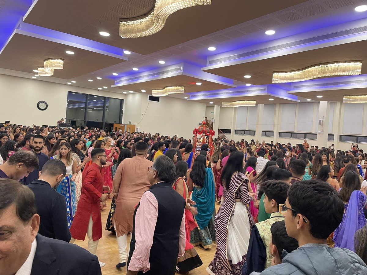BobBlackman's tweet photo. 1st night of #Navaratri2023 with a bumper crowd at #LCNL with Councillors @anjanapatel01 @kdrabadia5 @hiteshkkaria &amp; @StefanVoloseni1 #JaiShriKrishna #JaiAmbe 1/2 https://t.co/JwoglvucTP