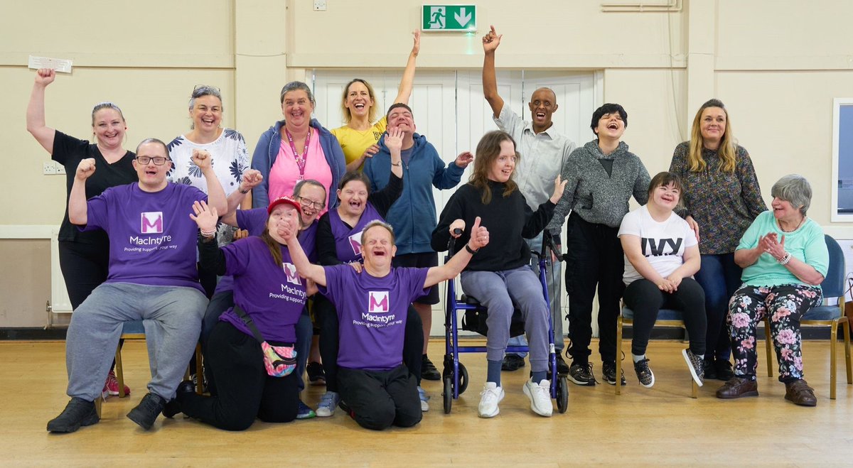BEEEcreative16's tweet image. ✨📣 We are excited to share that thanks to funding awarded by @bedlutcf and the @lutonrising @nearneighbours fund, we will be running #dance workshops at #Silsoe Village Hall for the next year in partnership with @meetmacintyre 🎉😊👏🎵

📸 Simon Richardson