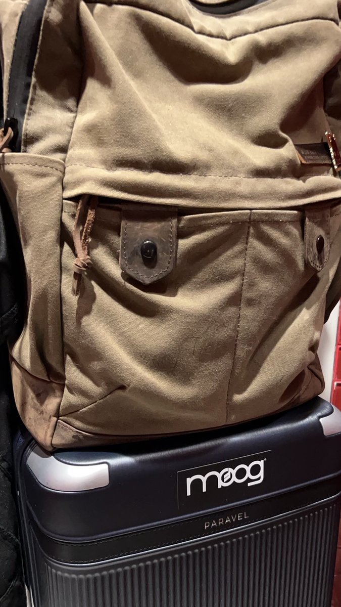 chrisrickwood's tweet image. Flying out to #gamesoundcon today. If you see an angry looking but actually happy dude lugging this around, stop me and say hi.