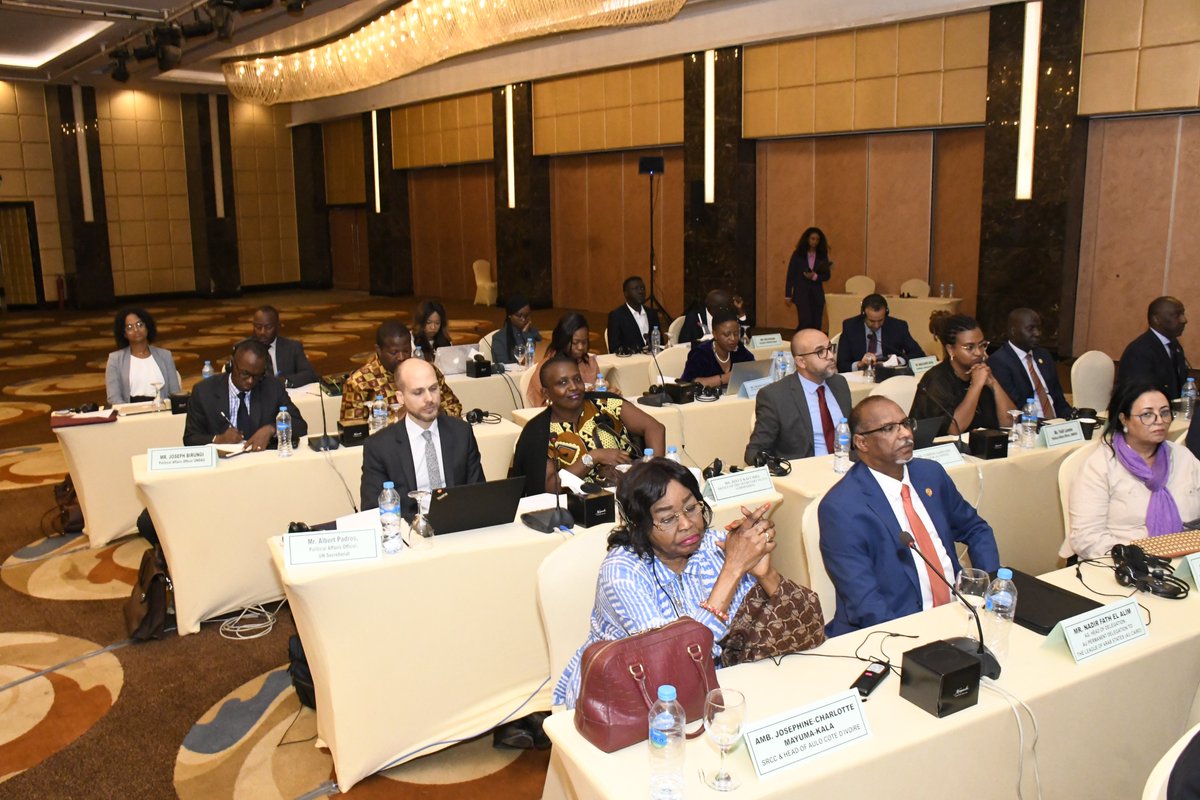 AUC_PAPS's tweet photo. Session on improving the AU Commission and UN Secretariat collaboration (working methods). Delegates agreed to optimise collaboration, work closely with the private sector, civil society and media, and leverage new technologies for optimal outcomes. #AUPeaceRetreat https://t.co/L5SZ036PFE