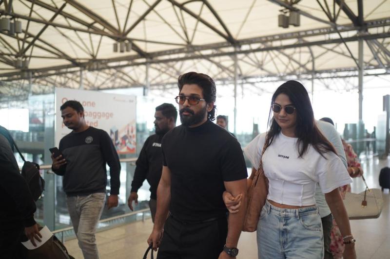 Allu Arjun flies to Delhi. Read more at nripage.com/dallas-tx/boxo… #NRIPage #AlluArjun #DelhiVisit #CelebrityTravel #StarInDelhi #BollywoodActor #TravelDiaries #CelebritySighting #StylishTraveler #StarPower #DelhiCalling #TravelEnthusiast #FamousPersonality #BollywoodNews