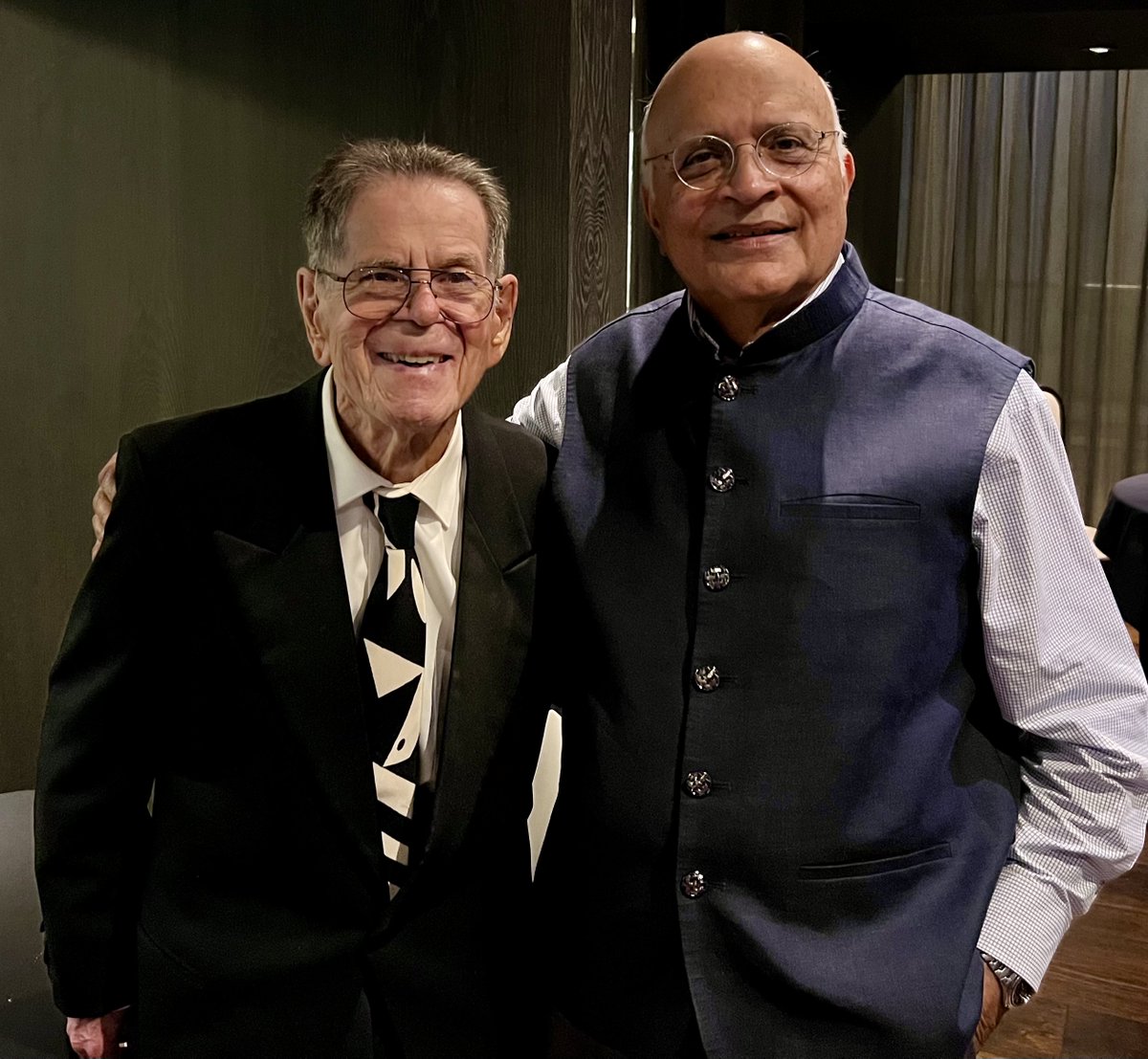 Dr. Kumar Belani, a Past President of the MSA, wishes everyone a great #WorldAnaesthesiaDay with his 97-year-old alumnus, Dr. Ludwig Uri, of the Dept of Anesthesiology, UMN!