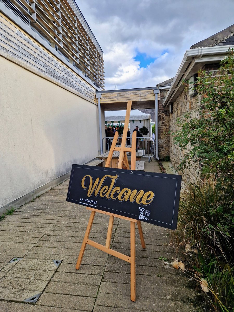 Caroline Hennessy tweet media