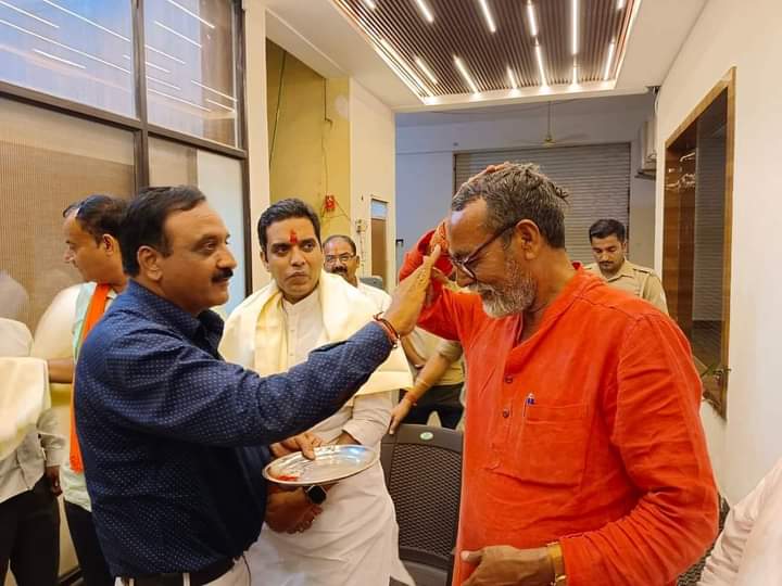 जय भारत जय भाजपा <a href="/MukeshTandonBJP/">Mukesh Tandon (Modi Ka Parivar)</a> <a href="/RajeshJ44343971/">Rajesh Jatav bjp मैं हूं मोदी का परिवार</a> <a href="/Ramsevak9826/">Ramsevak suryawanshi</a>