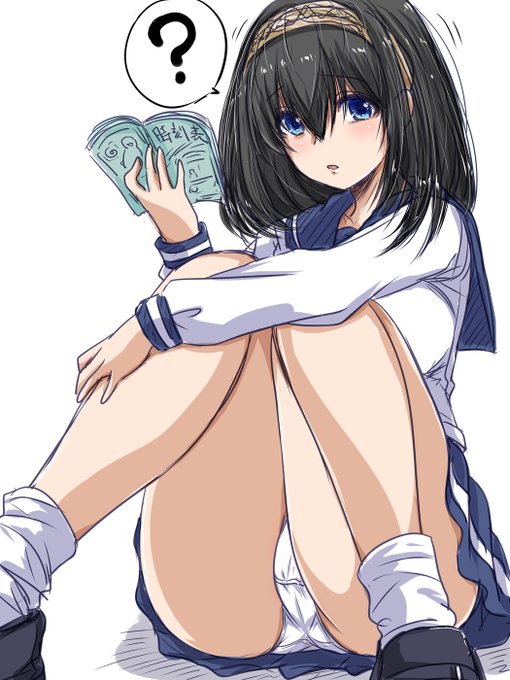 極普通のセーラー服の文香さんです 