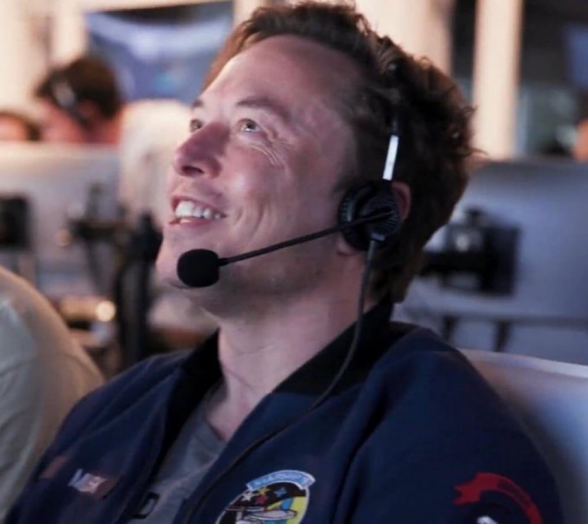 teslaownersSV's tweet photo. “Sit back and think of Mars.”
Elon Musk https://t.co/An7aU0Mege
