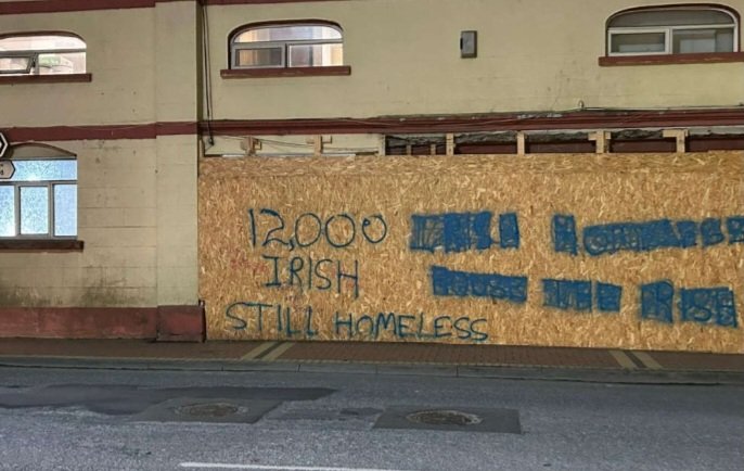 A proposed plantation centre in Edenderry, Co Offaly has been decorated with the truth.

The old shoe factory on Saint Mary's Street is due to house up to 50 economic migrants. 

#HouseTheIrish
#IrelandisFull