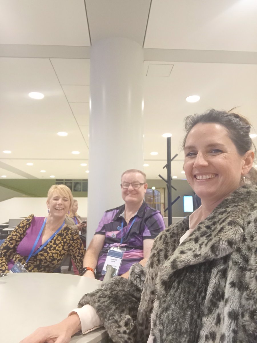 Anna-Louise Smith tweet media