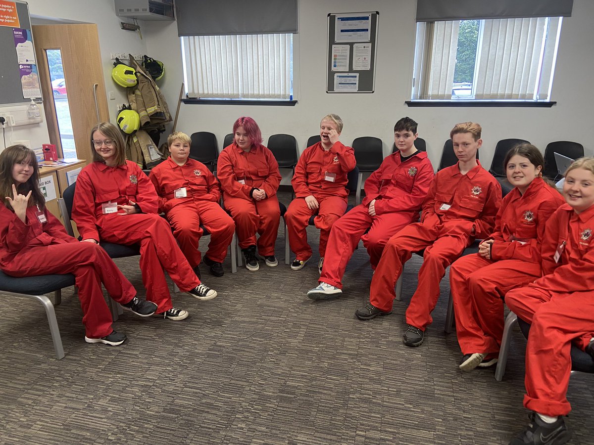 NLCYouthwork's tweet photo. Today some young people from our Coatbridge Youth Groups started their Fire Reach course. Learning new skills & working together as a team on Day 1. It’s going to be a great week & we can’t wait to see what tomorrow brings.
#YouthWork
#FireReach
#Experiences
@FireSafety_Lan https://t.co/5mHmqsCcSY