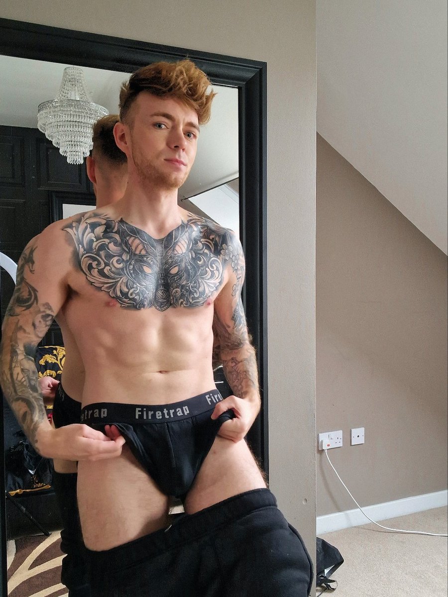 TGingerlad's tweet photo. On or off? 😏😈 https://t.co/Yq1EURzO3u