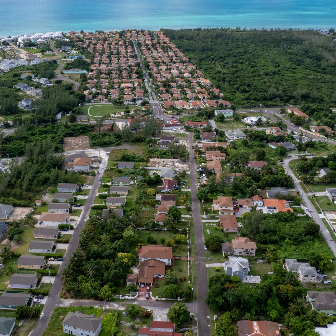 bahamianescapes's tweet image. NEW TO MARKET - Lot 16, Block 16, Nassau East South |📍Paradise Island, Bahamas⁠

#ParadiseIsland #DeveloperOpportunity #RealEstate
#Investment #ChristiesRealEstate #WorldofBELC #AaronDavis #ShamonCampbell