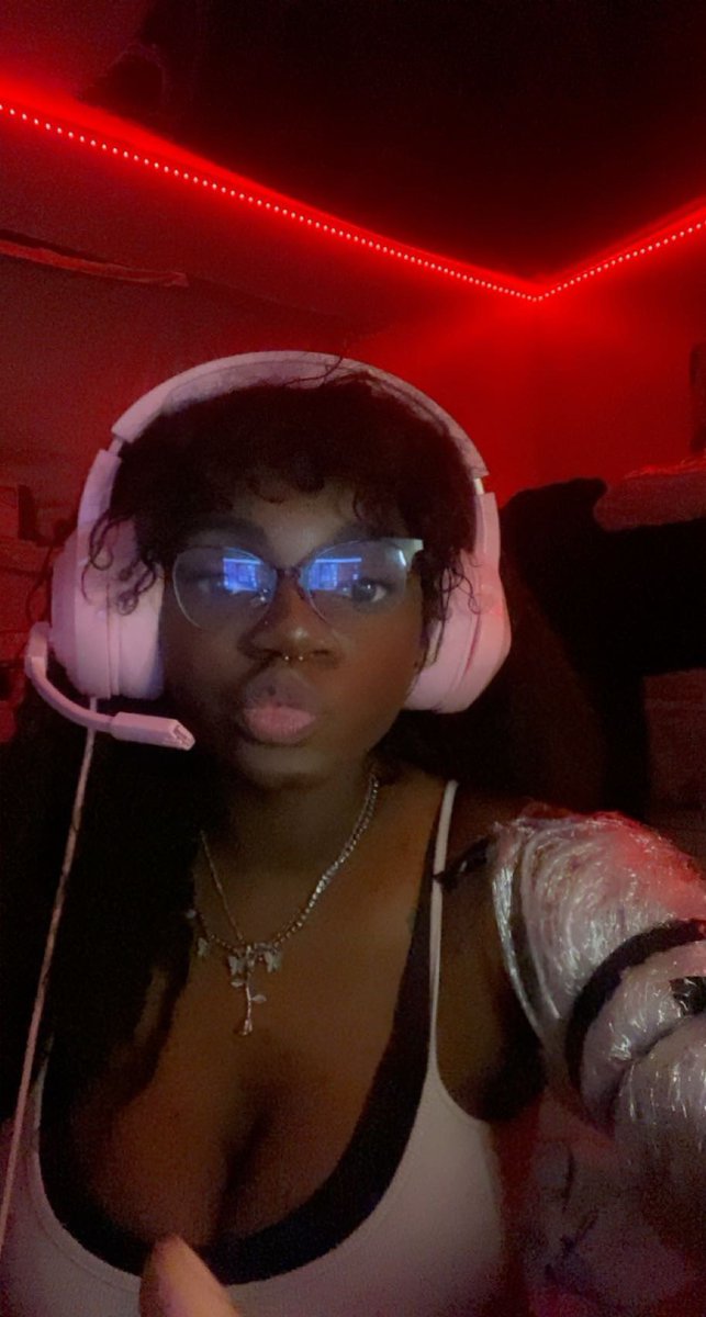 imkobiwobi's tweet photo. im never playing ranked again (i will soon play ranked later today) https://t.co/sMLAkQjIoV