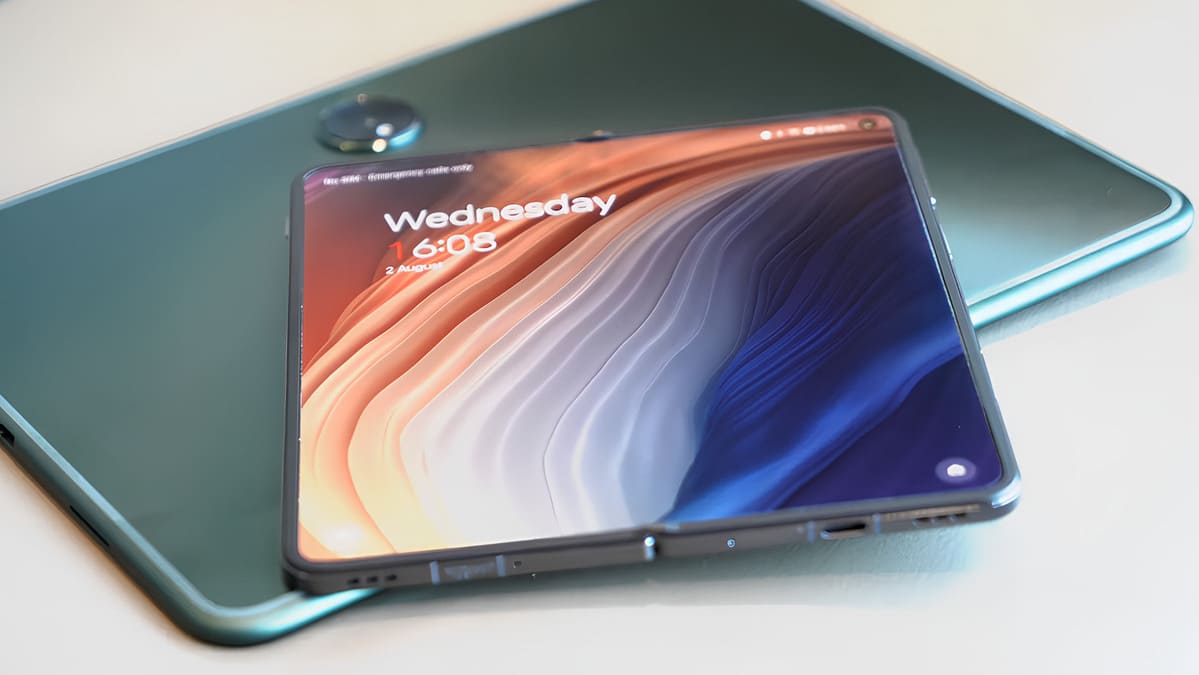 CeotechI's tweet photo. OnePlus Open: video mostra design della cerniera e altro
#Cerniera #FoldablePhone #MobileNews #Notizie #Novità #OnePlus #OnePlusOpen #OPPOFindN3 #Pieghevoli #Smartphone #Tech #TechNews #Tecnologia #Telefonia
https://t.co/4mYtPag4K9 https://t.co/Mg3LASz4bI