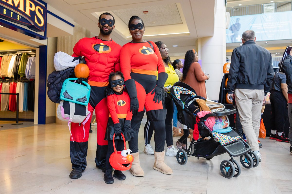 TowerCityCLE's tweet photo. Throwing it back to last year's EPIC Halloween celebration! We're getting pumped for this year's spooky shenanigans and can't wait to see your incredible costumes! Keep your eye out for future Tower City events!
#TowerCity #CLEKids #TowerCityLIVE #DowntownCLE https://t.co/xfIARWosx1