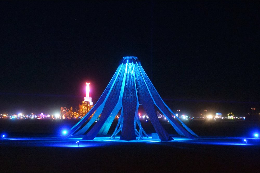 From MIT to Burning Man: The Living Knitwork Pavilion: An interactive architectural installation combined textile arts and engineering on a desert landscape. mitsha.re/uAaj50PX8Ut